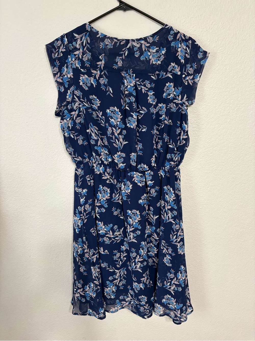 Brina & Em V Neck Navy Blue Floral Dress – Size Large - Picture 3 of 3